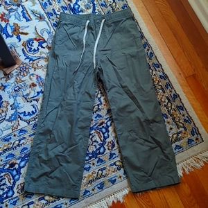 Vuori wide leg rip stop pant medium